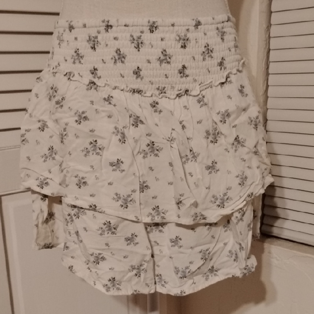 Hollister White Floral Mini Skirt